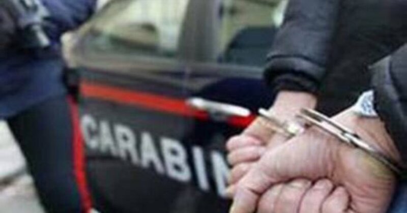 Furto, inseguimento e alta tensione contro i Carabinieri: ladro fermato con il Taser