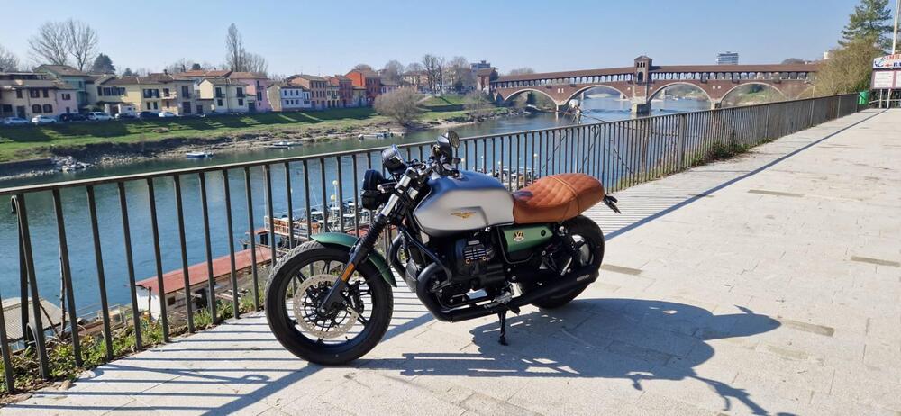 Moto Guzzi V7 Stone Centenario (2021 - 22)