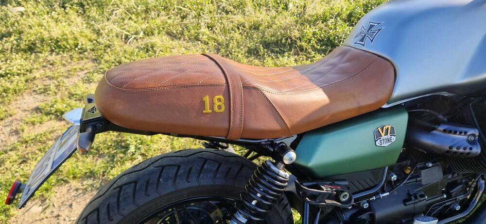 Moto Guzzi V7 Stone Centenario (2021 - 22) (12)