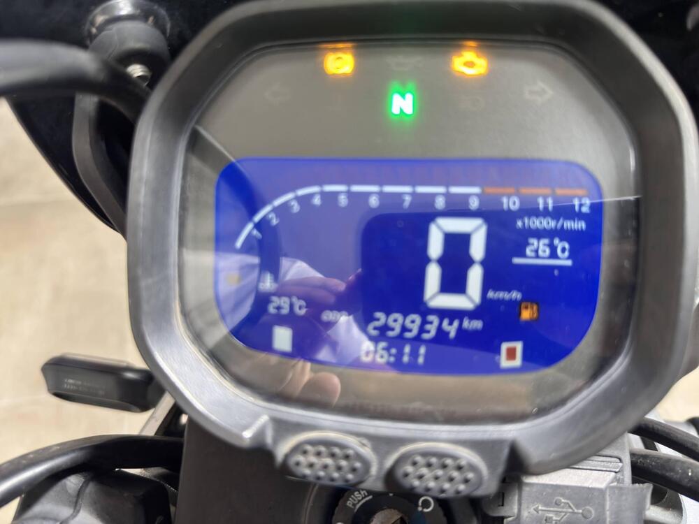 Voge Trofeo 300ACX Scrambler (2021 - 26) (5)