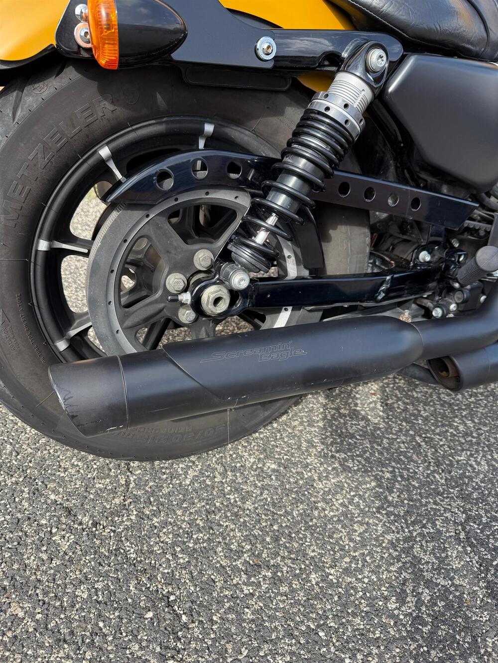 Harley-Davidson 883 Iron (2017 - 20) - XL 883N (5)