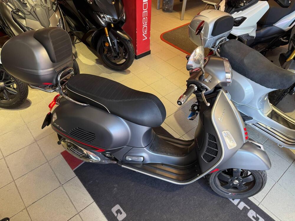 Vespa GTS 300 Super Sport Hpe (2019) (2)