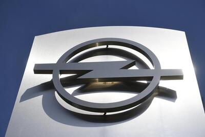 Stellantis, Opel ingrana la retro: nel 2028 si abbandona l&#039;elettrificazione, ecco perch&eacute; il marchio tedesco cambia strategia 