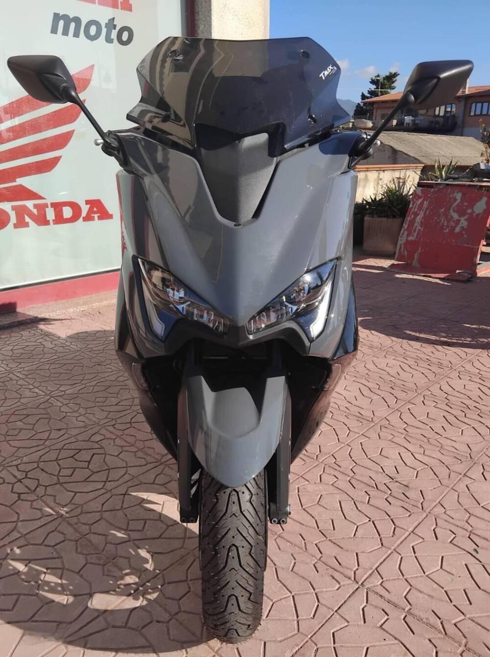 Yamaha T-Max 560 Tech Max (2022 - 24) (2)