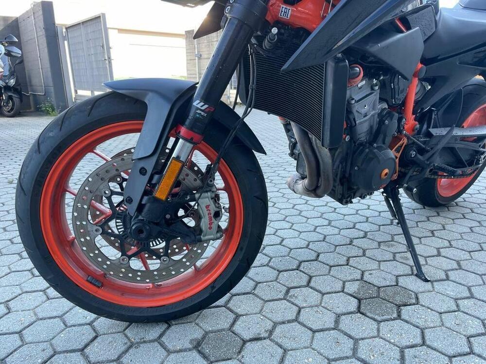 KTM 890 Duke R (2021) (4)