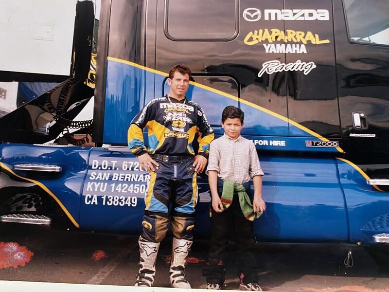 Danilo Petrucci bambino con Jeremy McGrath, in California