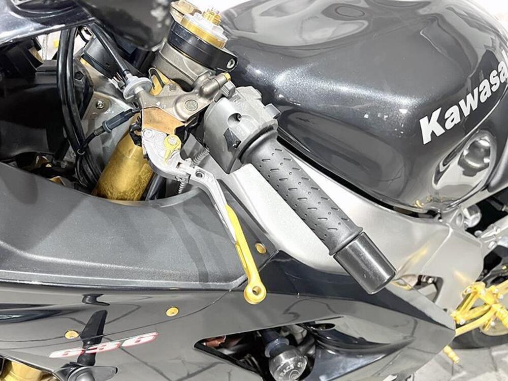 Kawasaki Ninja 636 ZX-6R (2002 - 03) (5)