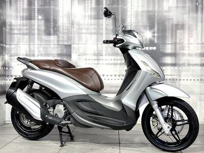 Piaggio Beverly 350 SportTouring ie (2011 - 15) usata