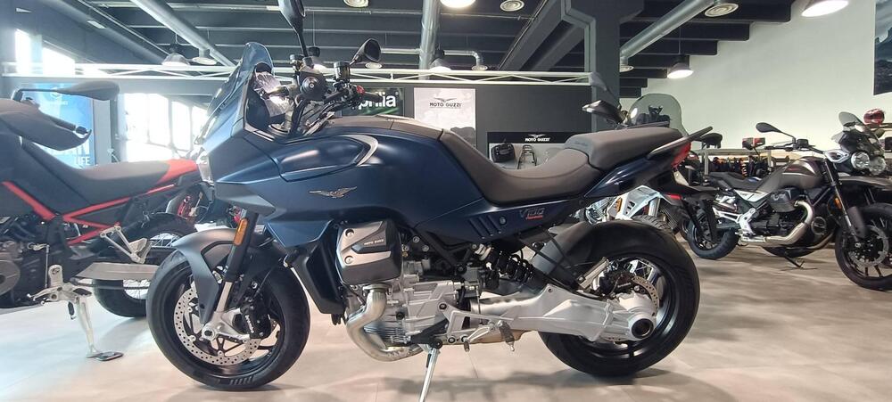 Moto Guzzi V100 Mandello (2025 - 26) (3)