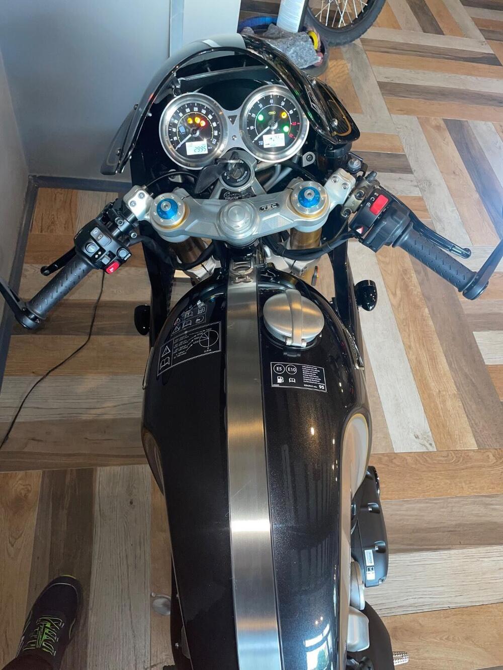 Triumph Thruxton 1200 TFC (2020) (6)