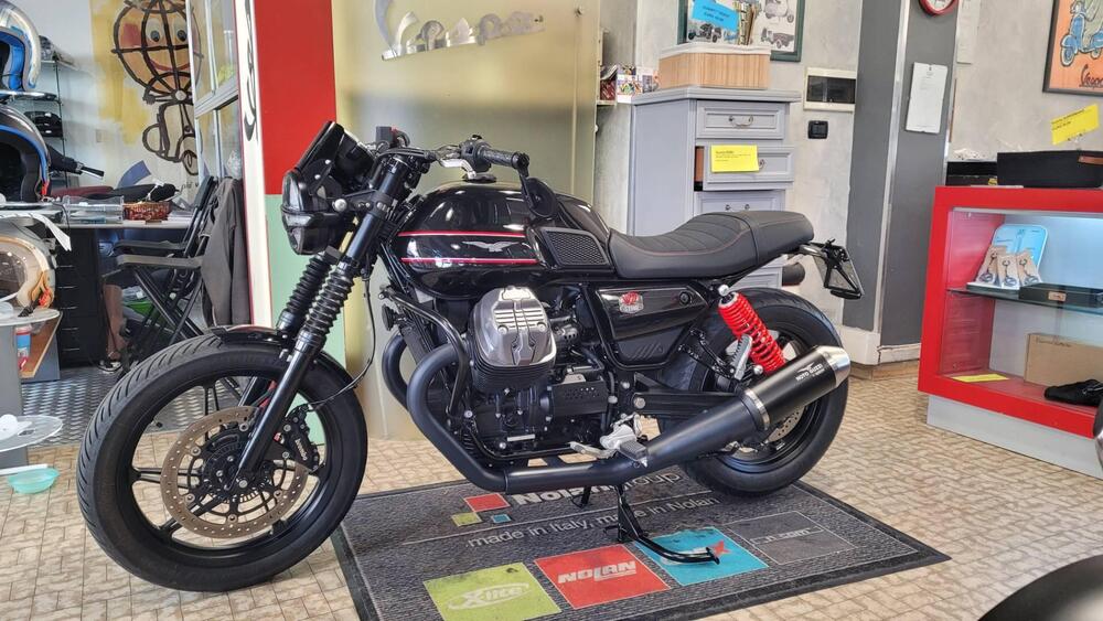 Moto Guzzi V7 Stone Special Edition (2022 - 25)