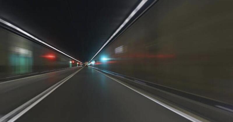 Record di infrazioni nel tunnel del San Gottardo: motociclista inglese compie 47 sorpassi vietati