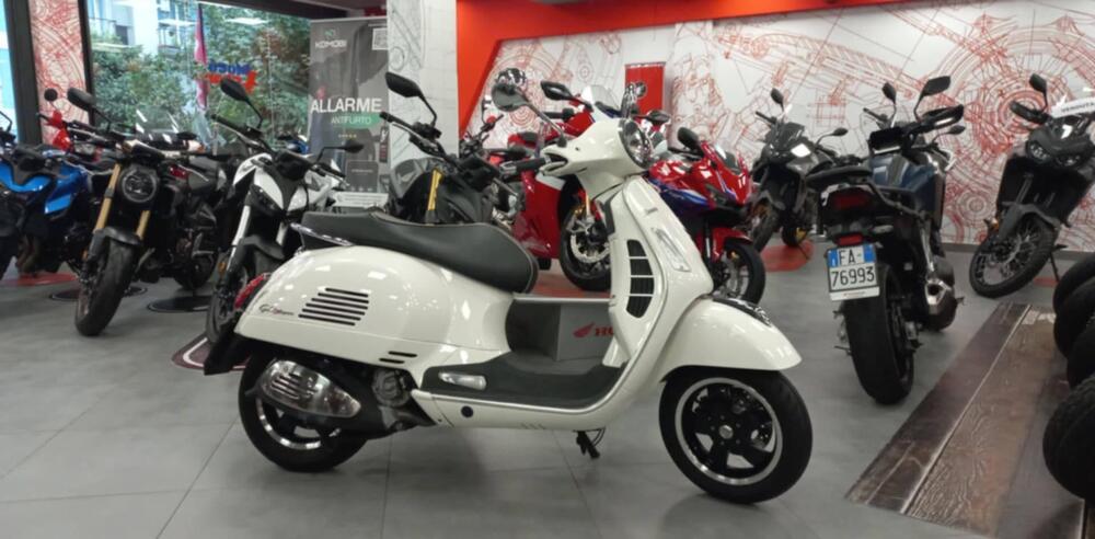 Vespa GTS 300 Super Hpe (2018 - 19)
