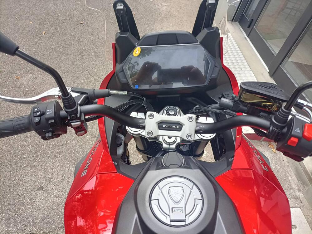 Cyclone RX650 (2025 - 26) (10)