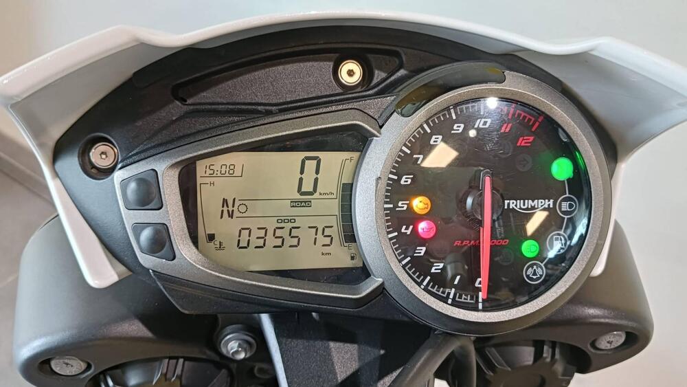 Triumph Speed Triple 1050 R ABS (2016 - 17) (6)