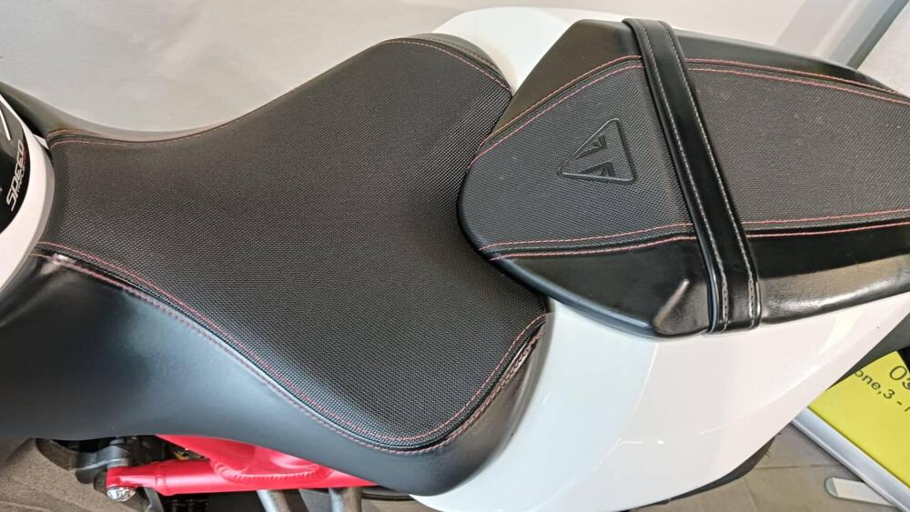 Triumph Speed Triple 1050 R ABS (2016 - 17) (11)