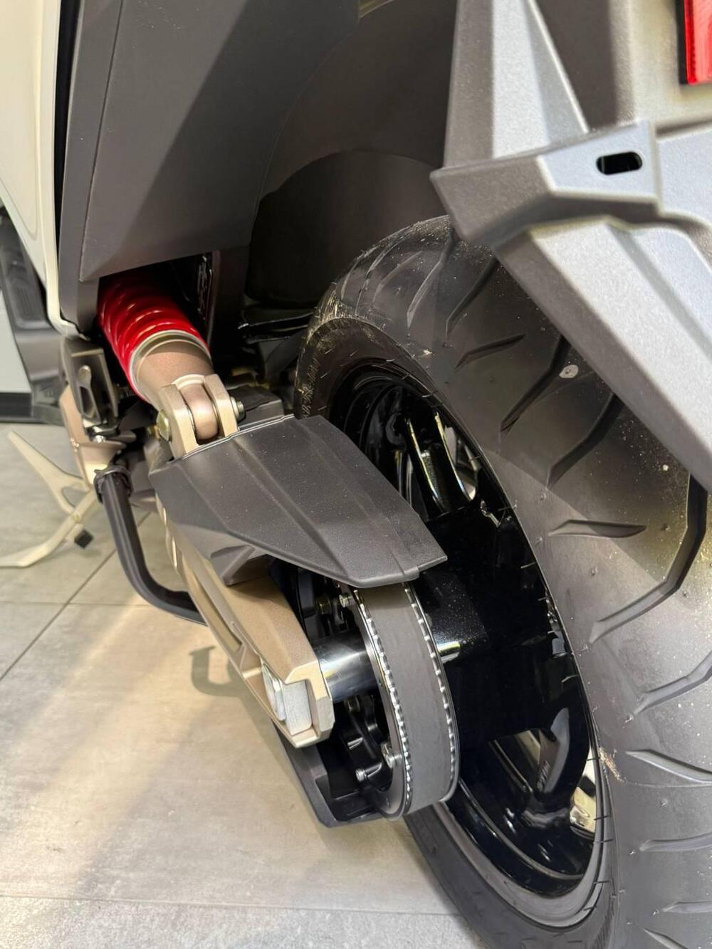 Kymco AK 575 Premium (2025) (10)