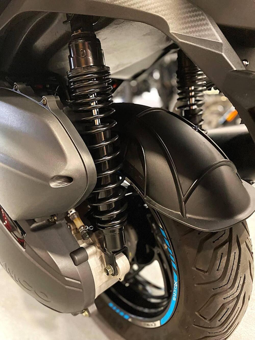 Kymco Xciting VS 400i (2023 - 26) (9)