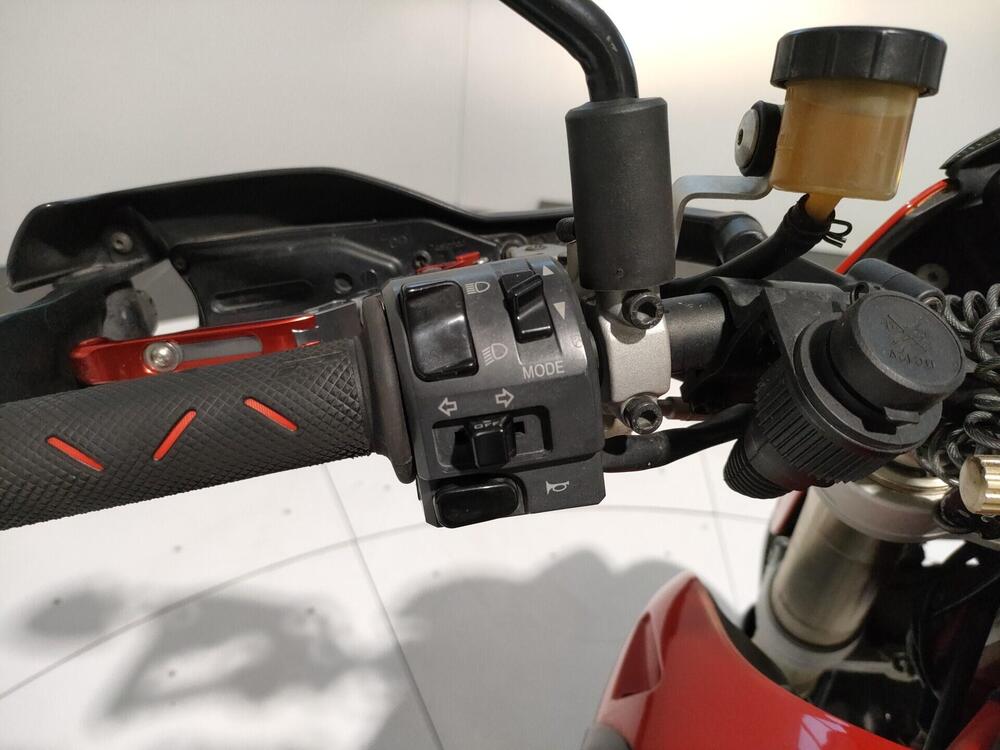 Ducati Hypermotard 1100 EVO (2010 - 12) (22)