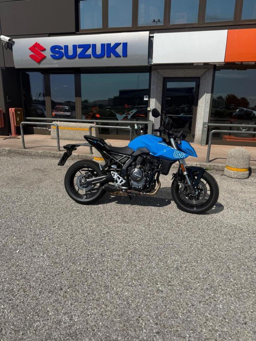 Suzuki GSX-8S (2025 - 26)