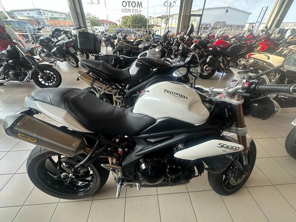Triumph Speed Triple 1050 (2011 - 13) (3)