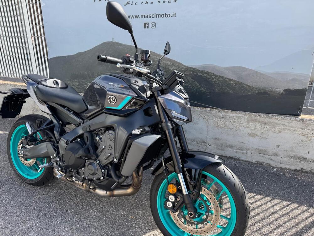 Yamaha MT-09 Y-AMT (2024 - 26) (2)