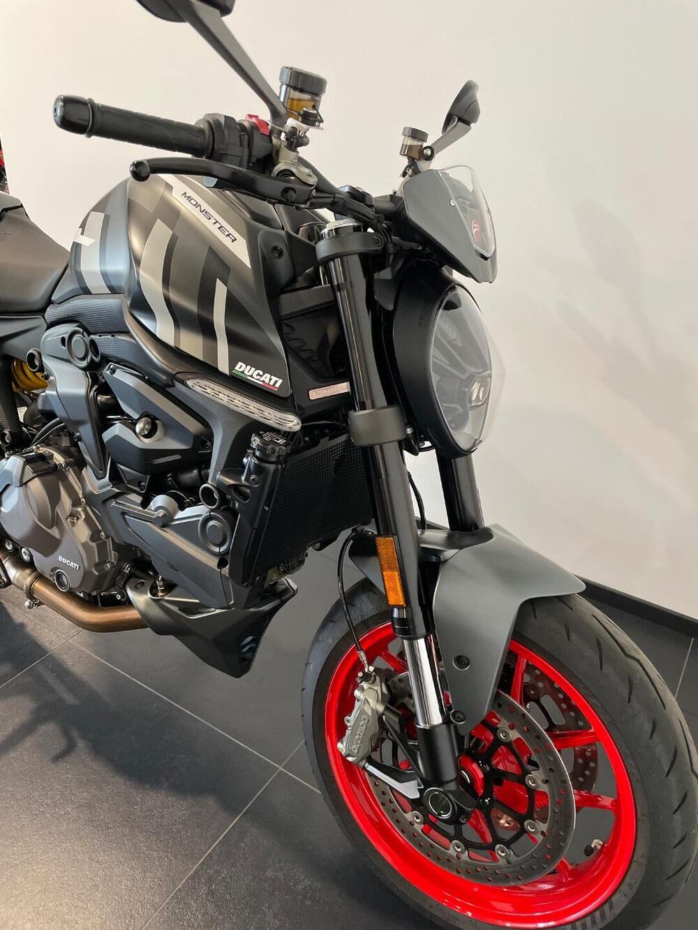 Ducati Monster 937 + (2021 - 25) (3)