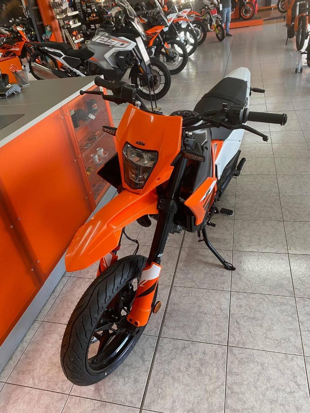 KTM 125 SMC R (2025 - 26) (2)