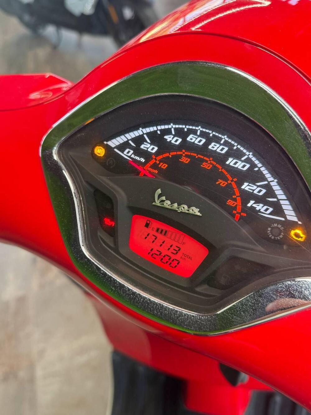 Vespa GTS 300 Super (2017 - 18) (2)