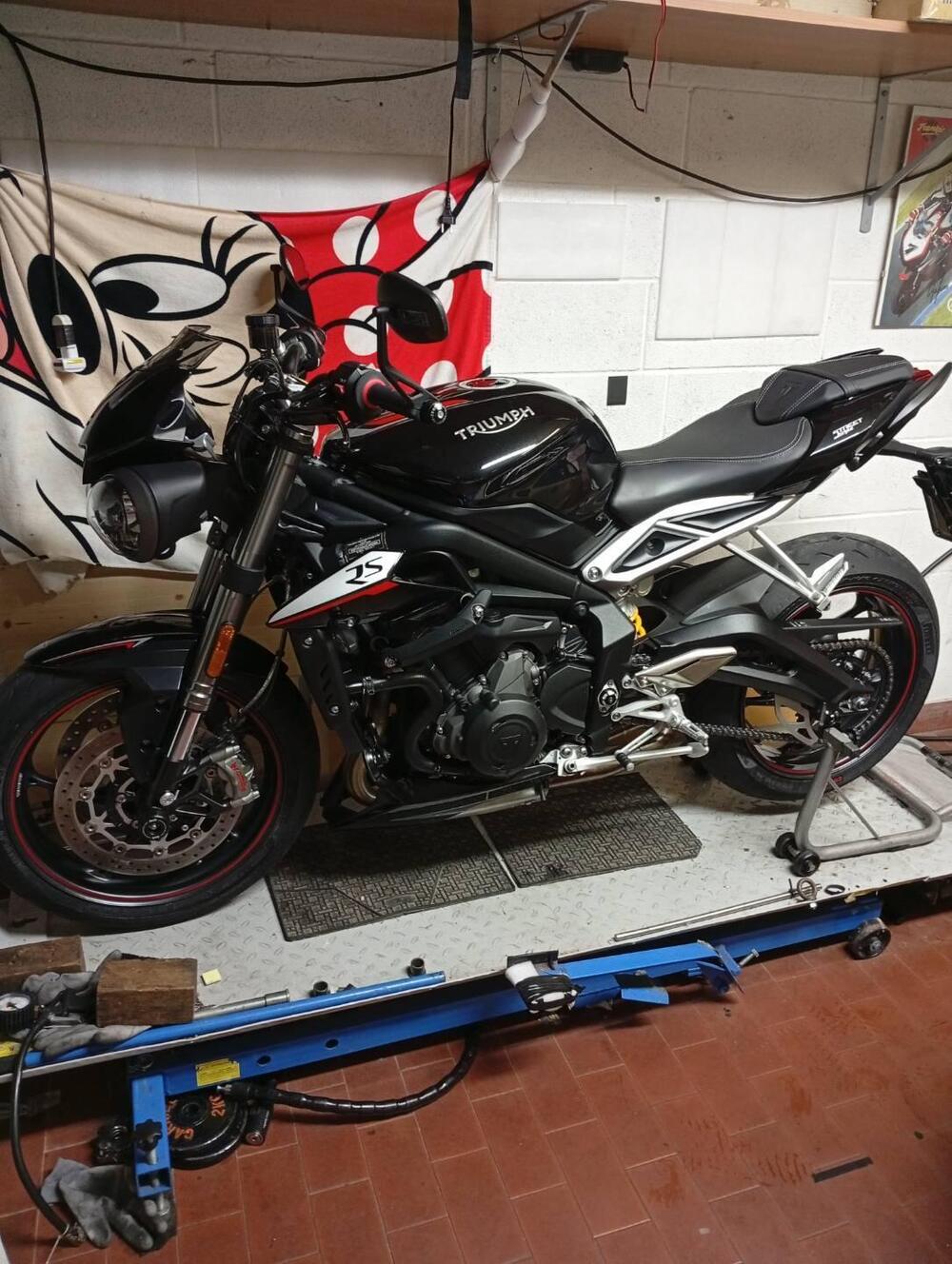 Triumph Street Triple RS (2017 - 19) (2)