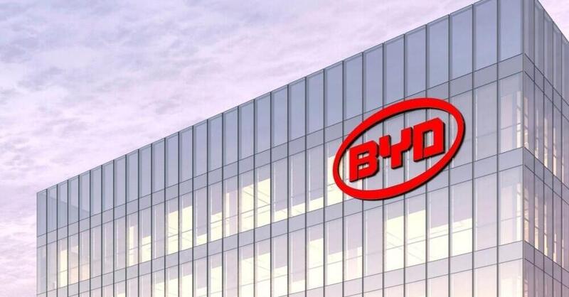 BYD &egrave; clamorosamente in cirisi: perde il 30% dei profitti dopo anni di crescita record
