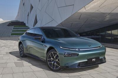 Xpeng P7 debutta in Europa: autonomia record da 820 km per la nuova berlina elettrica cinese