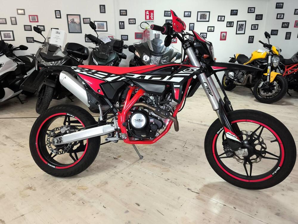 Betamotor RR 125 4T Motard LC (2021 - 23) (4)