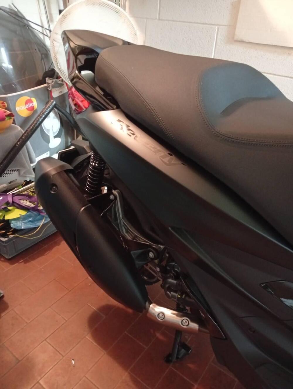 Piaggio Beverly 300 S ABS-ASR (2021 - 25) (3)