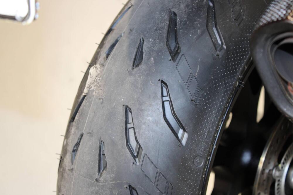 Aprilia RSV4 Factory APRC ABS (2011 - 15) (9)