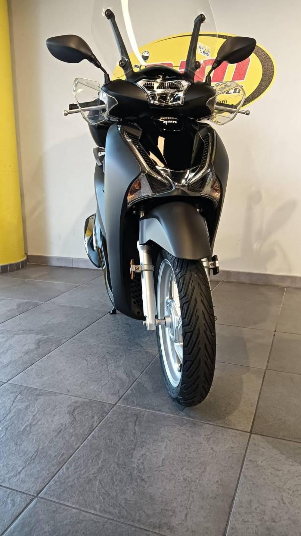 Honda SH 150 i (2017 - 19) (9)
