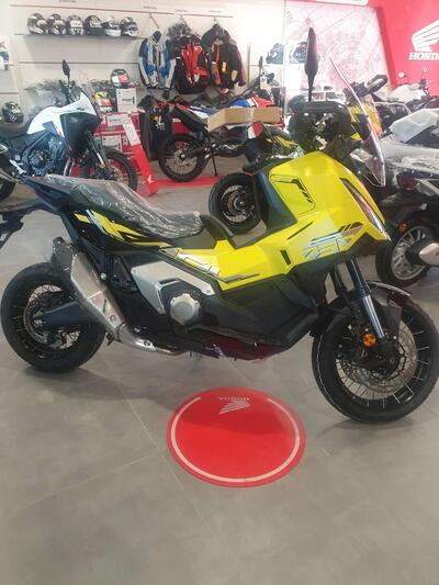 Honda X-ADV 750 (2025) nuova