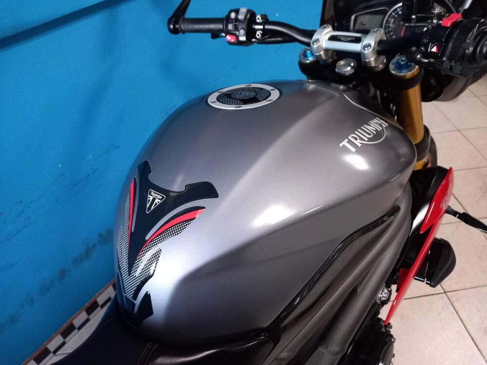 Triumph Speed Triple 1050 R ABS (2016 - 17) (15)