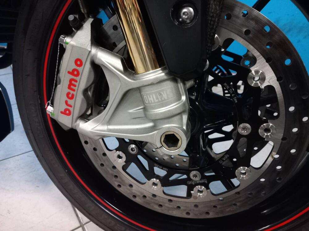 Triumph Speed Triple 1050 R ABS (2016 - 17) (19)