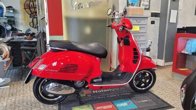 Vespa GTS 300 Super (2017 - 18) usata