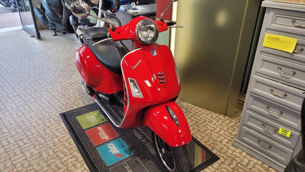 Vespa GTS 300 Super (2017 - 18) (2)