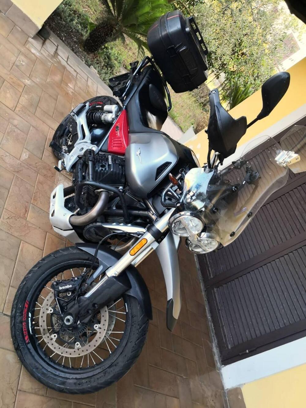 Moto Guzzi V85 TT Travel (2020) (7)