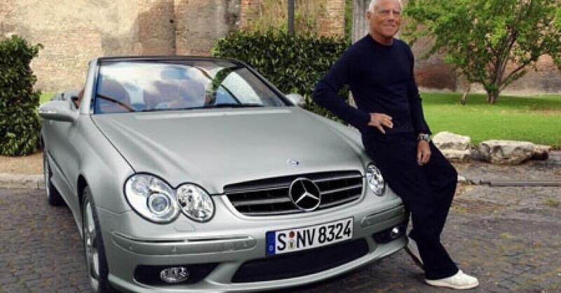 Giorgio Armani, il re della moda e il suo legame con l&rsquo;automobile: dalle Mercedes ai progetti con Fiat 500e