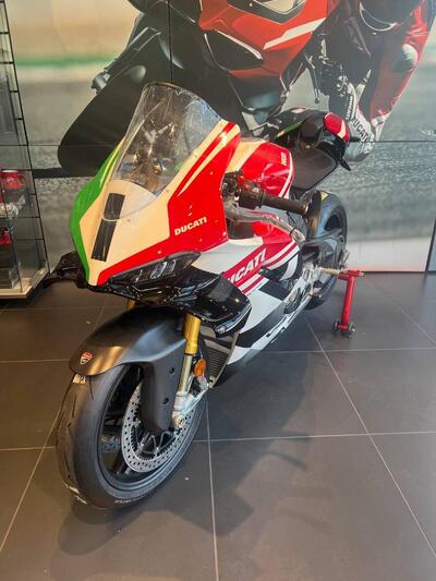 Ducati Panigale V4 S (2025) nuova