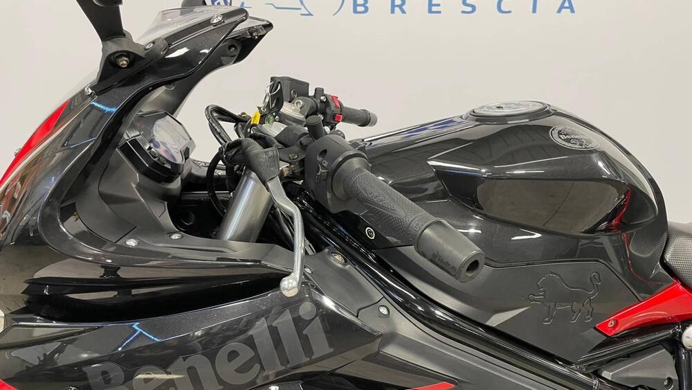 Benelli BN 302 R (2017 - 20) (9)