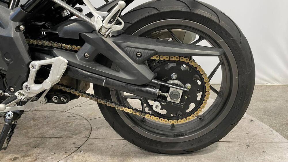 Benelli BN 302 R (2017 - 20) (8)