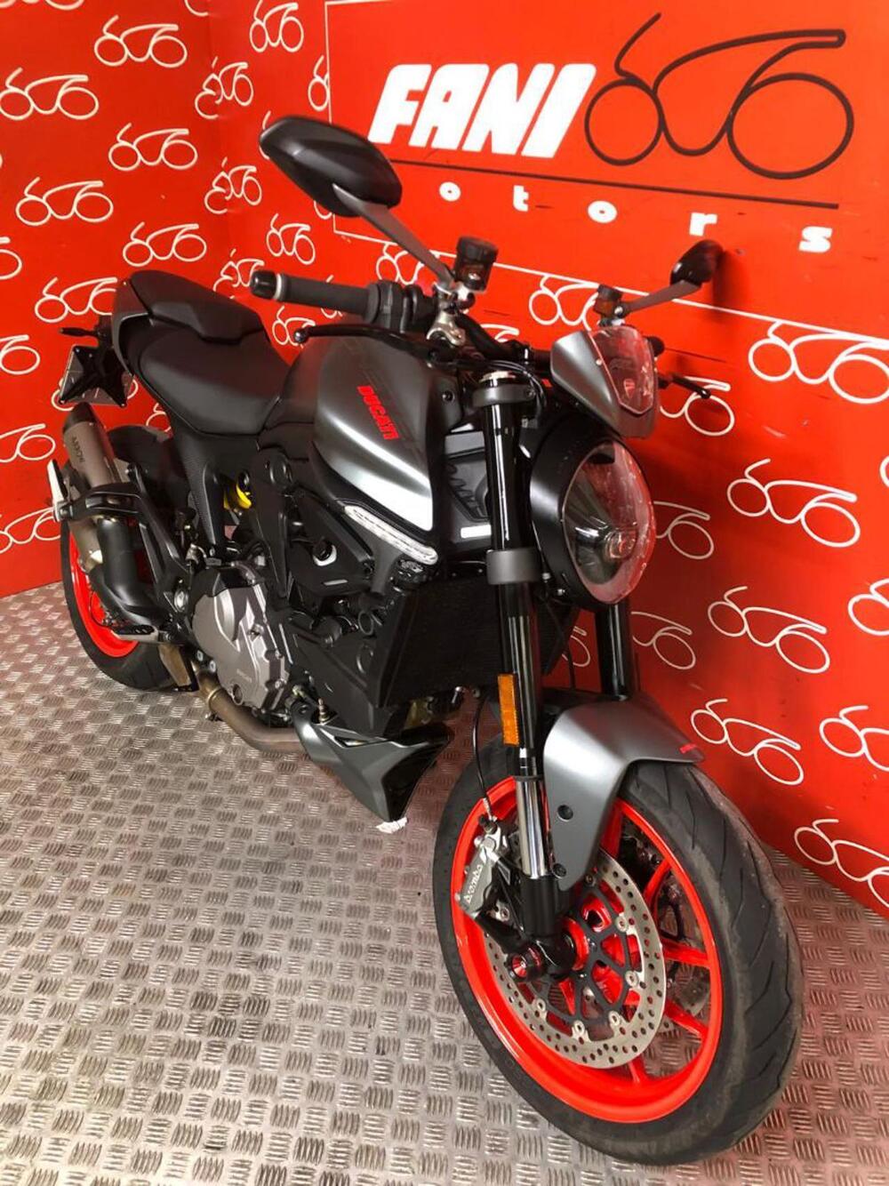 Ducati Monster 937 + (2021 - 25) (2)