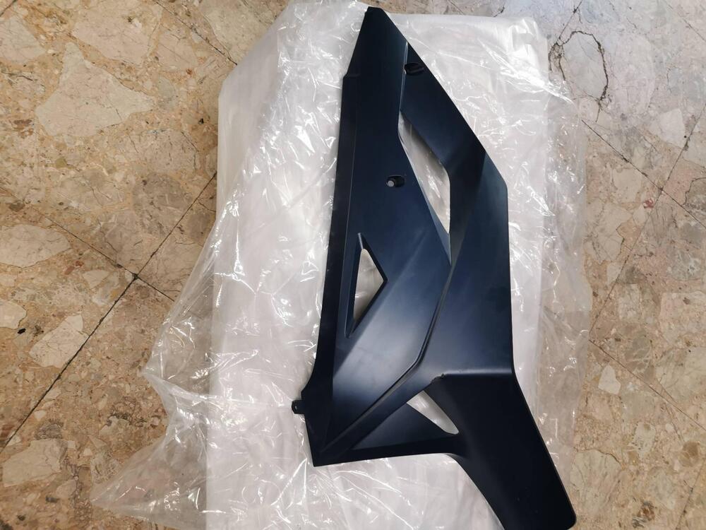 Puntale carena dx Honda Forza 750 2024 blu (4)