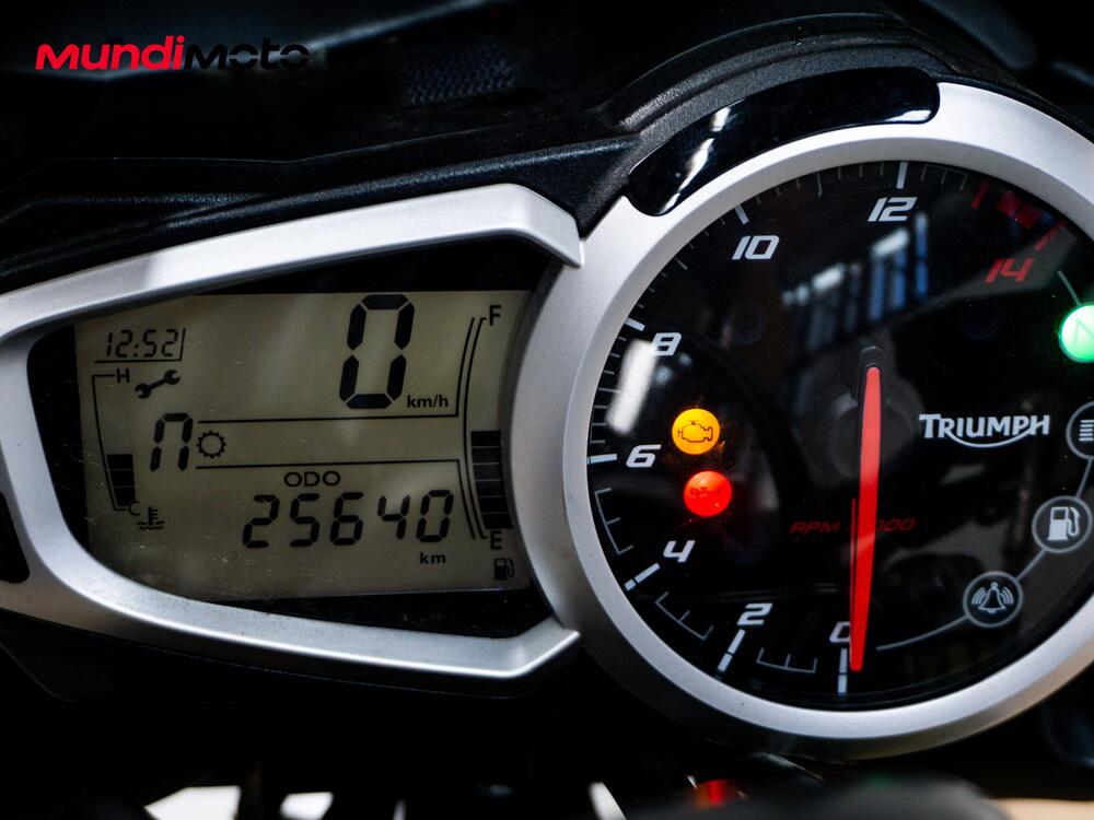 Triumph Street Triple (2013) (12)