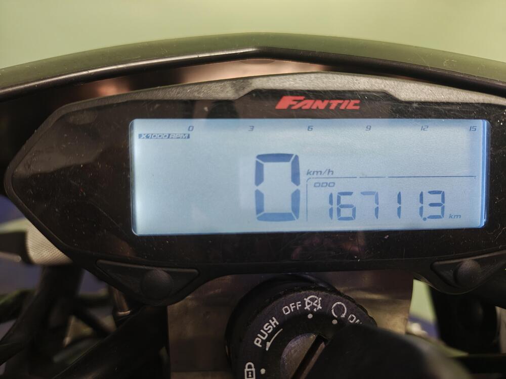 Fantic Motor Motard 125 Performance 4t (2020) (6)